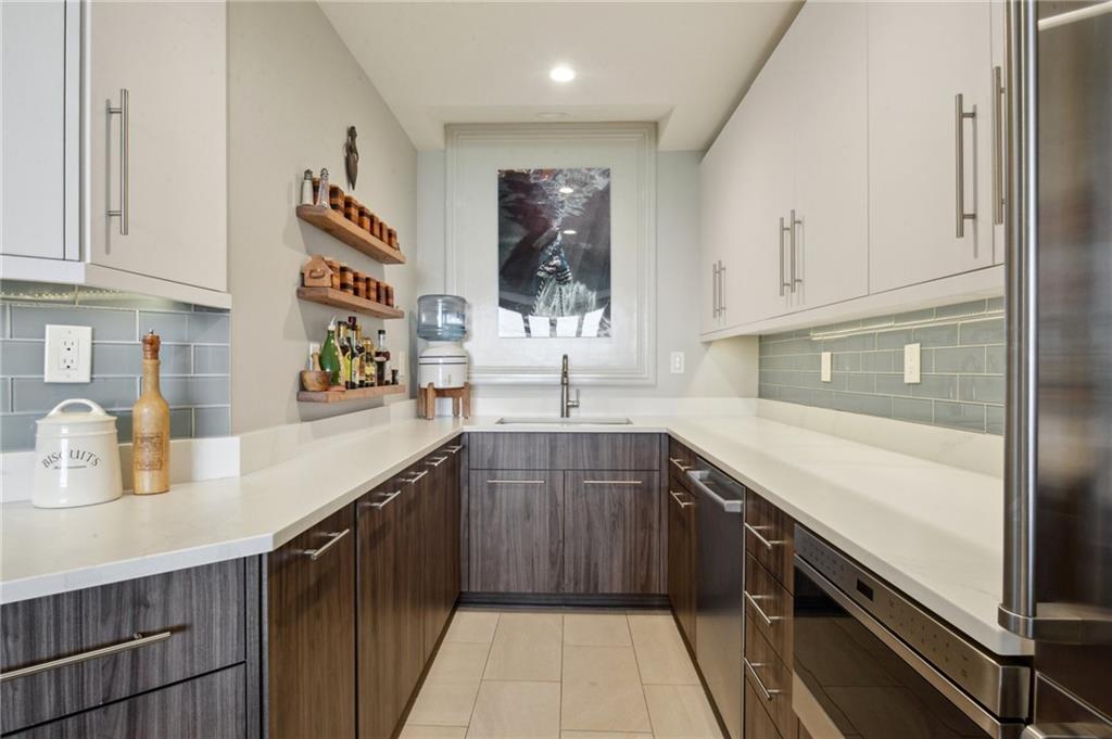 170 Walnut Street, Unit 2D New Orleans, LA 70118 - Photo 12 of 54