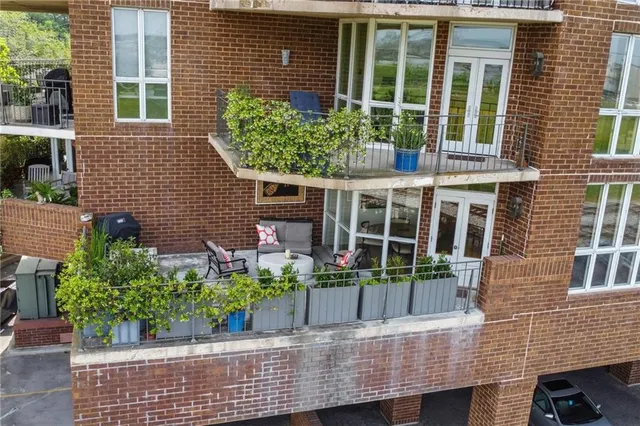 $799,000 | 170 Walnut Street, Unit 2D, New Orleans, LA 70118