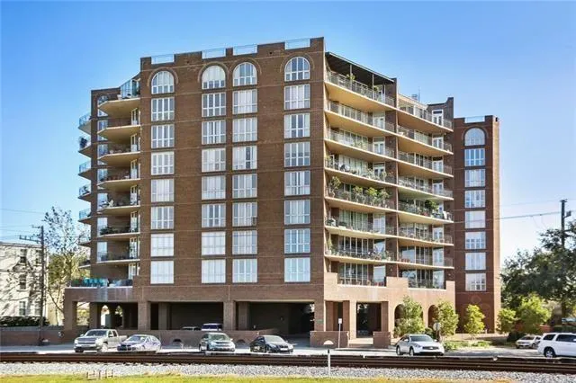 $799,000 | 170 Walnut Street, Unit 2D, New Orleans, LA 70118