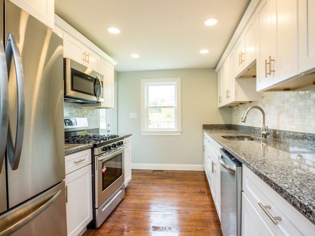 21 Myopia Road Boston, MA 02136 - Photo 4 of 27