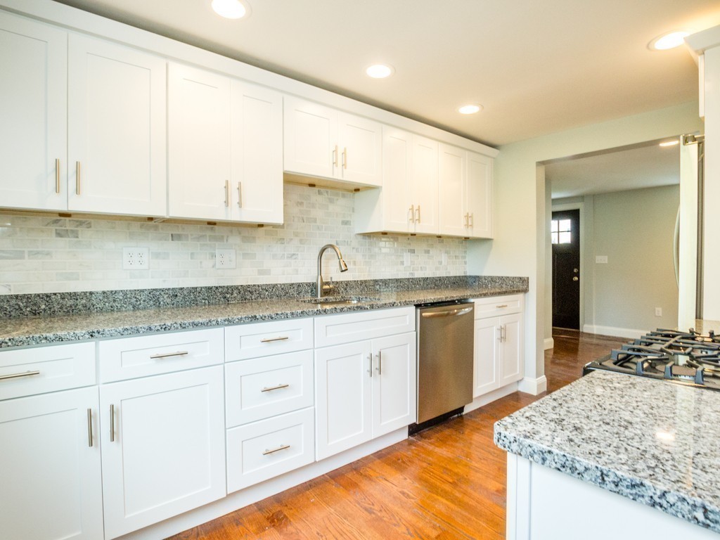21 Myopia Road Boston, MA 02136 - Photo 6 of 27