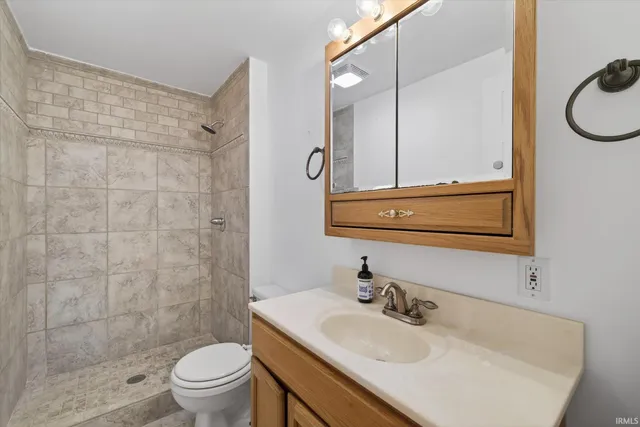 $310,800 | 3830 Woodmere Way, Bloomington, IN 47403