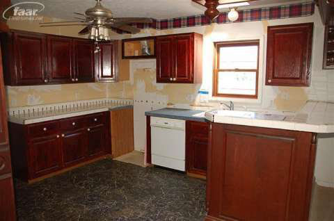 9185 Dean Road Fenton, MI 48430 - Photo 7 of 21 20369314-6.JPG