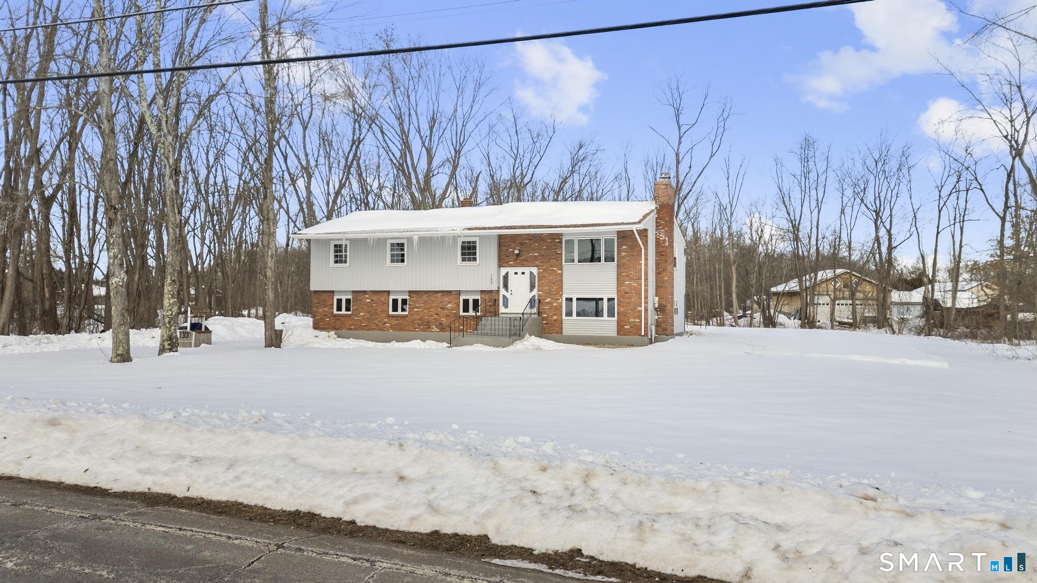 133 Phelps Road East Windsor, CT 06088 - Photo 5 of 40 a house with a outdoor space