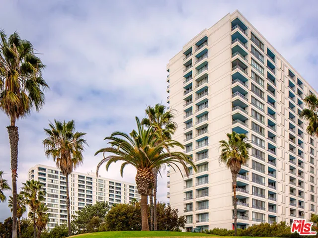 $5,660 | 2700 Neilson Way, Unit 435, Santa Monica, CA 90405
