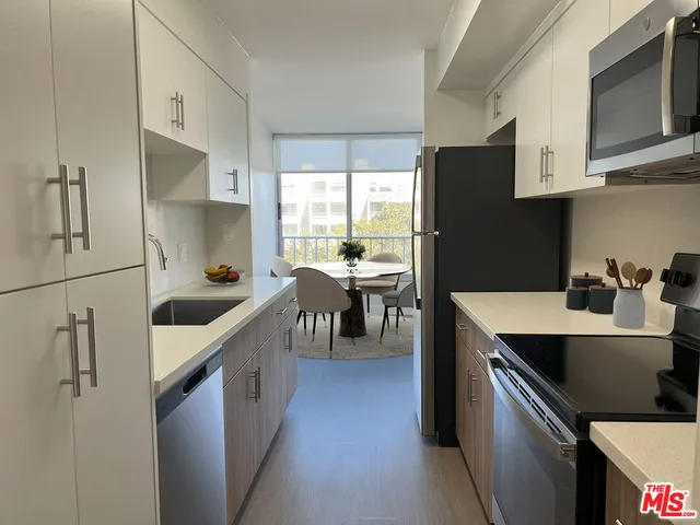 $5,660 | 2700 Neilson Way, Unit 435, Santa Monica, CA 90405