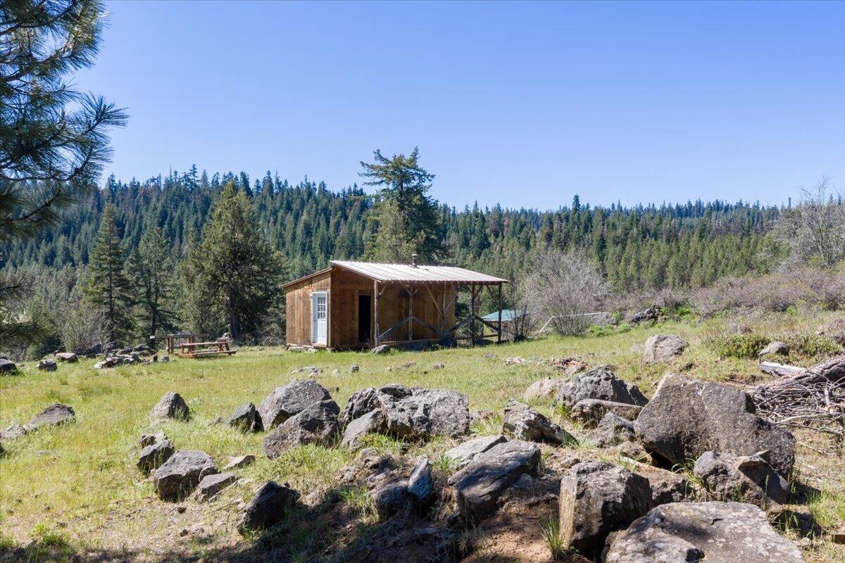 13889 Dead Indian Memorial Road Ashland, OR 97520 - Photo 13 of 28 37-DJI_20260505105026_0016_D