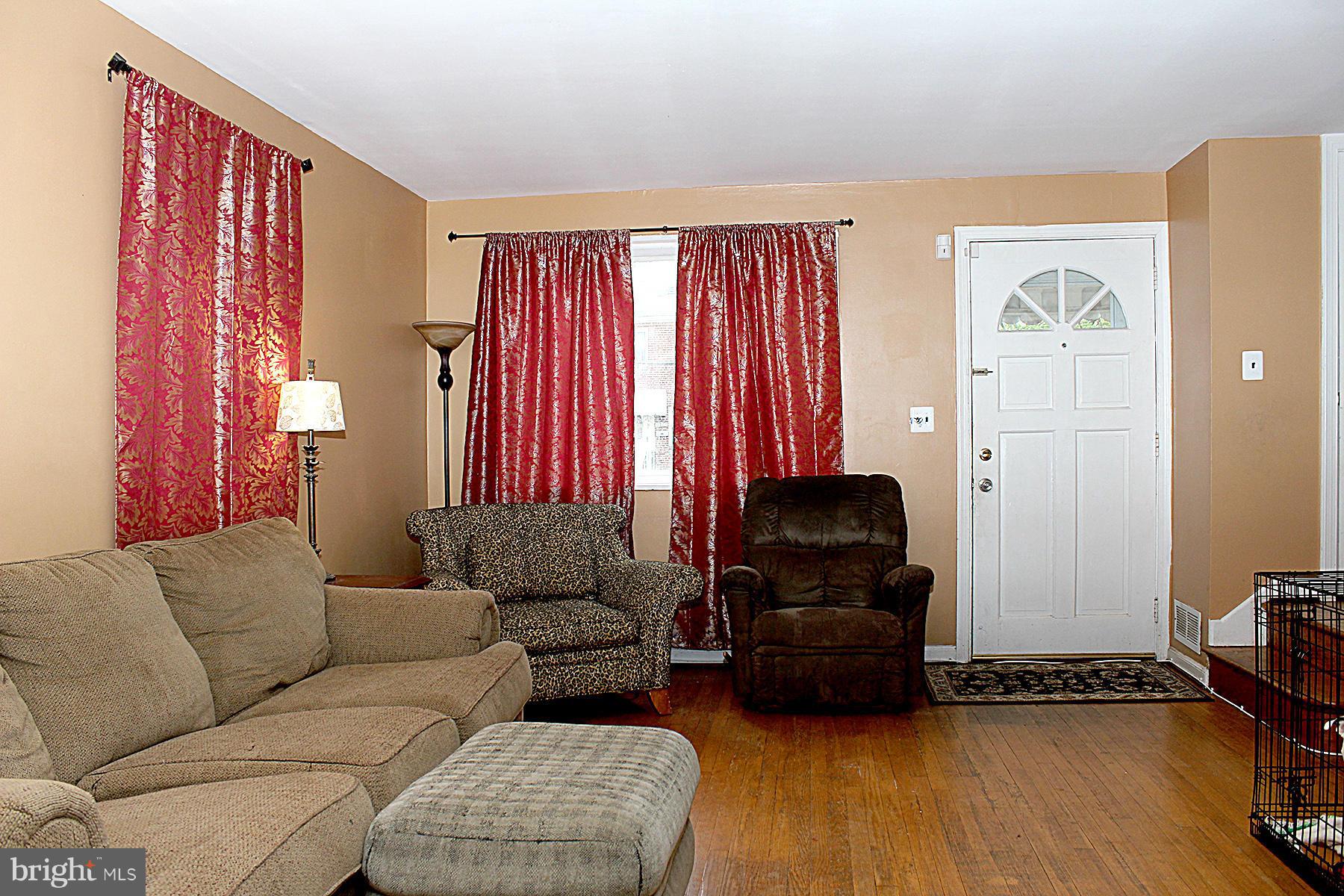 11906 Andrew Street Silver Spring, MD 20902 - Photo 6 of 30 Living Room
