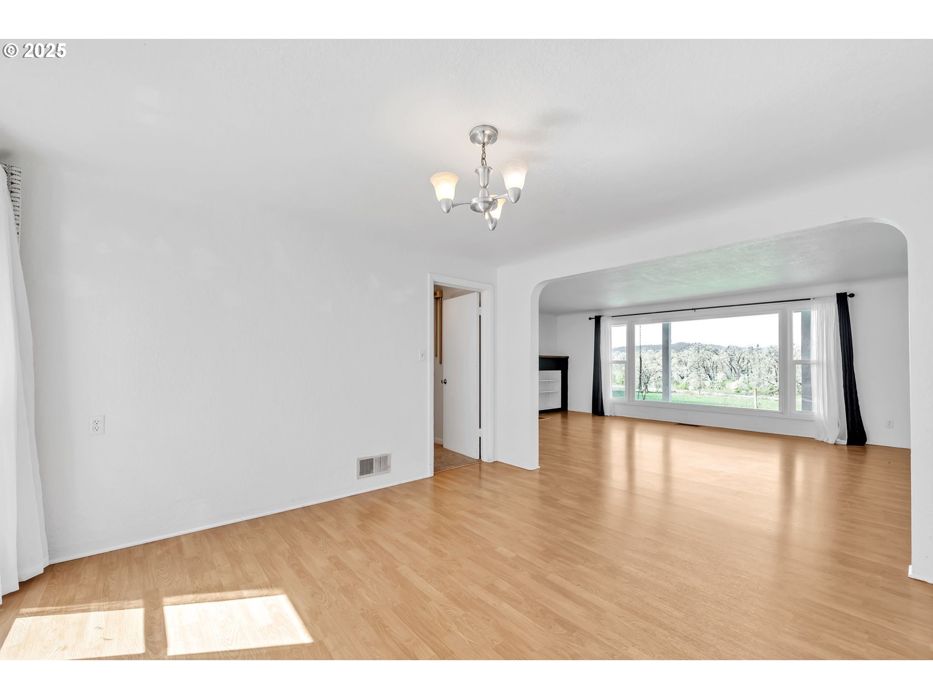 26900 Crow Road Eugene, OR 97405 - Photo 14 of 48