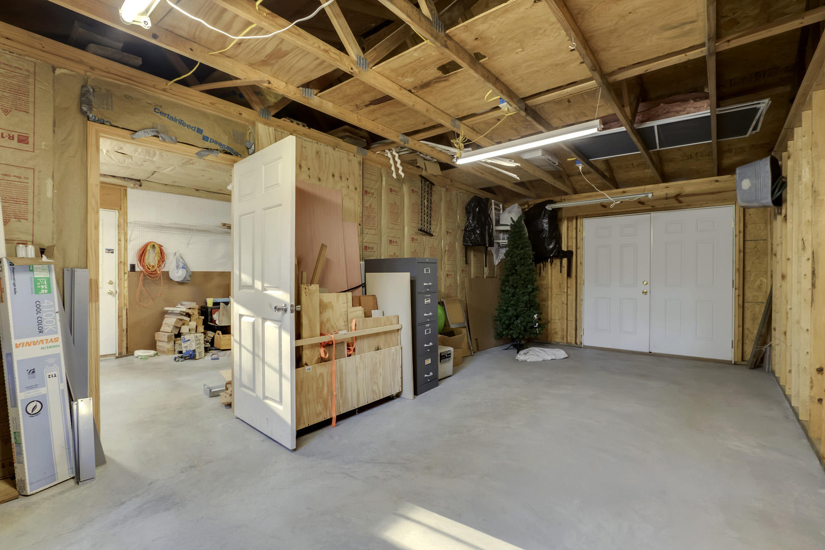 1420 Adams Road Strawberry Plains, TN 37871 - Photo 35 of 36 35_AdamsRoad_1420_ShopInterior2