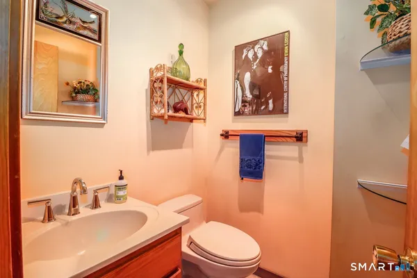 $625,000 | 70 Tamarack Road, New Milford, CT 06776