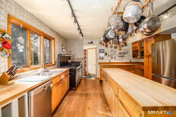 $625,000 | 70 Tamarack Road, New Milford, CT 06776