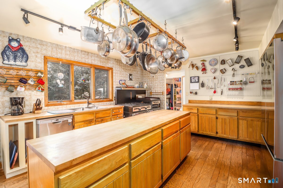 70 Tamarack Road New Milford, CT 06776 - Photo 7 of 40