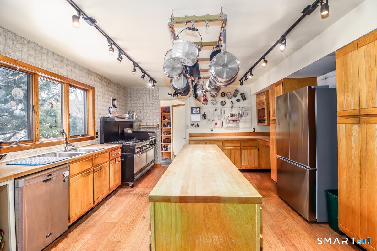 70 Tamarack Road New Milford, CT 06776 - Photo 9 of 40