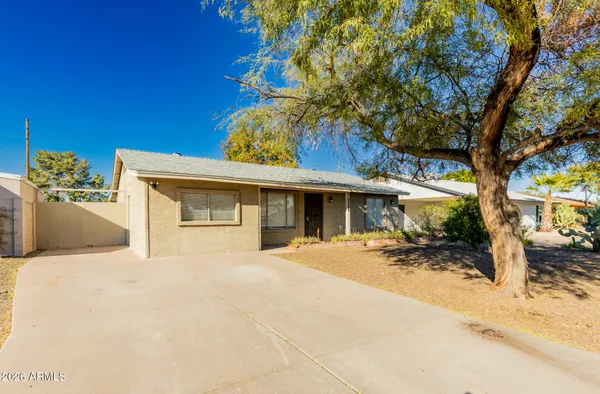 $2,595 | 2126 West Hermosa Drive, Tempe, AZ 85282