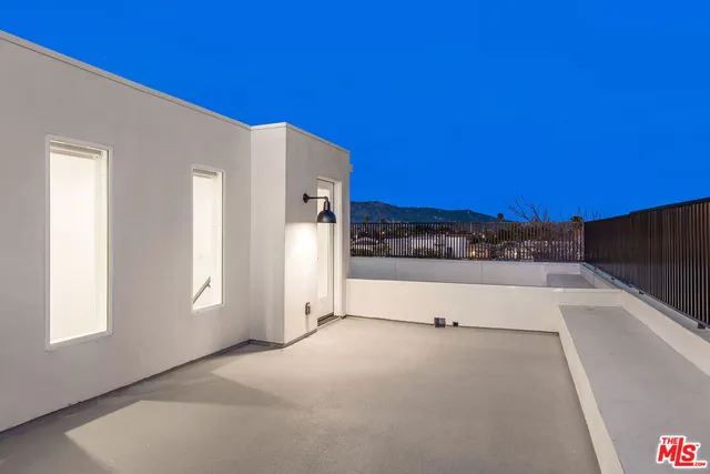 $5,295 | 5722 Fulcher Avenue, Unit 1, North Hollywood, CA 91601