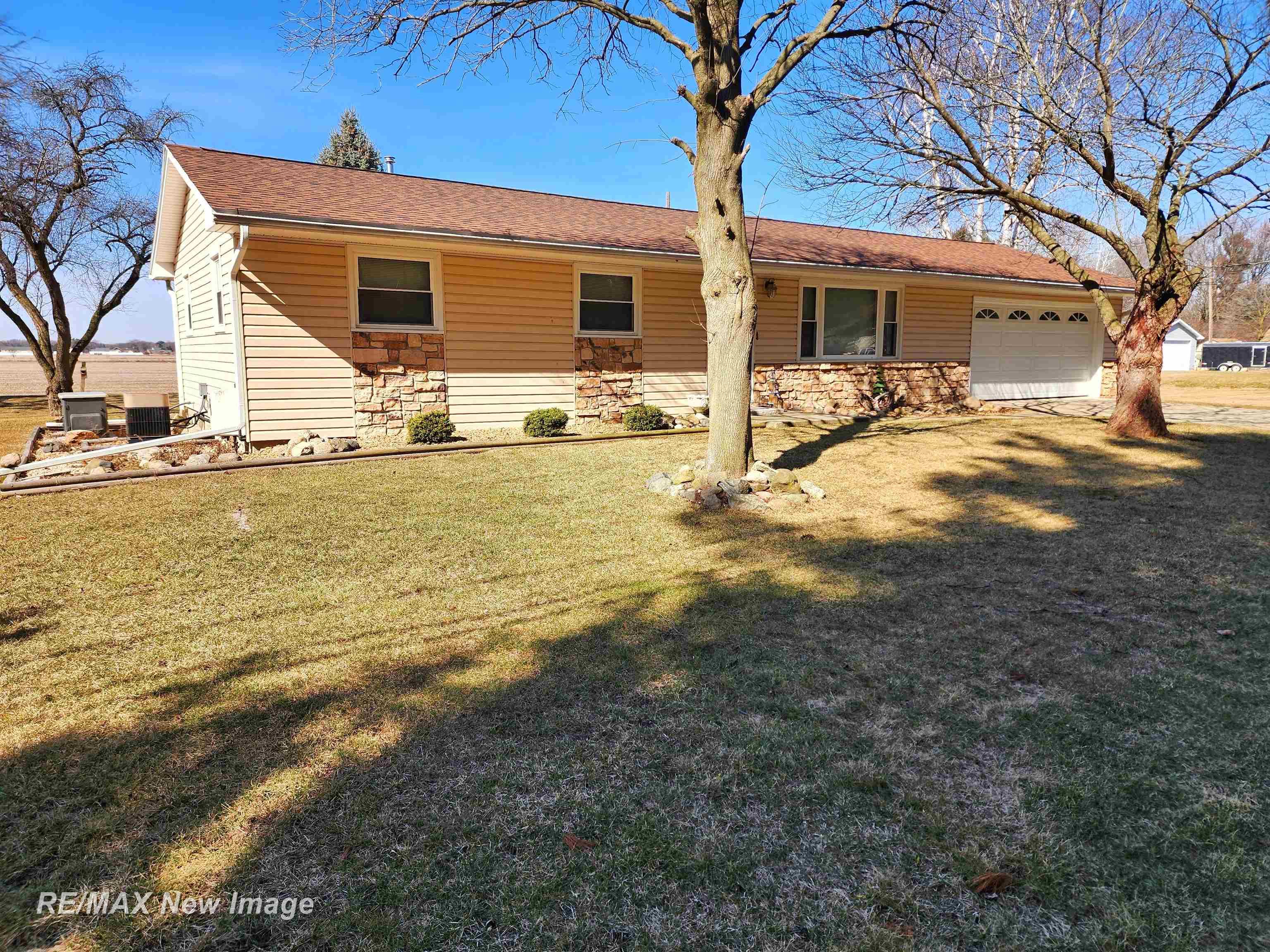 1140 South Miller Road Saginaw, MI 48609 - Photo 2 of 54 50168693-43a0e550-81a8-4256-90a8-ada7715dba24.JPG