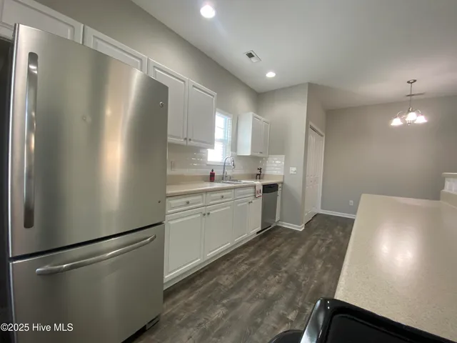 $1,950 | 842 Kiawah Lane, Wilmington, NC 28412