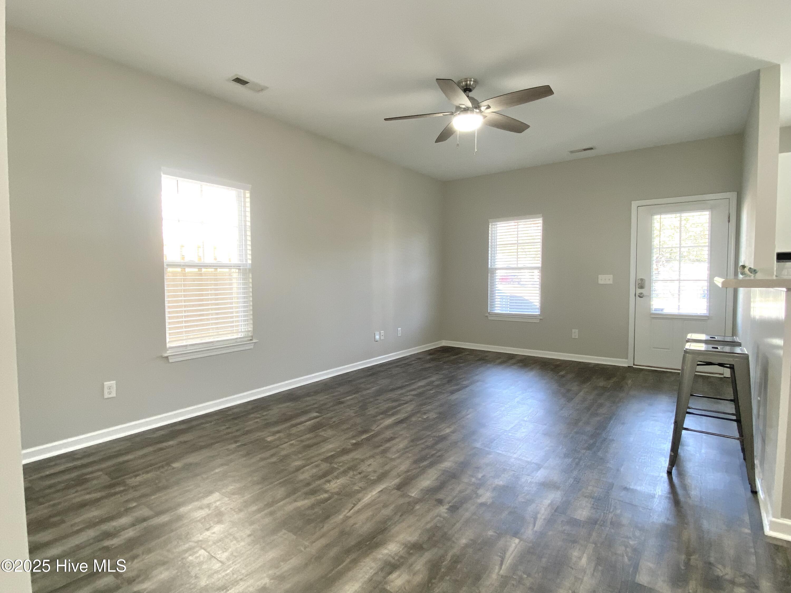 842 Kiawah Lane Wilmington, NC 28412 - Photo 19 of 51 Plenty of Room to relax