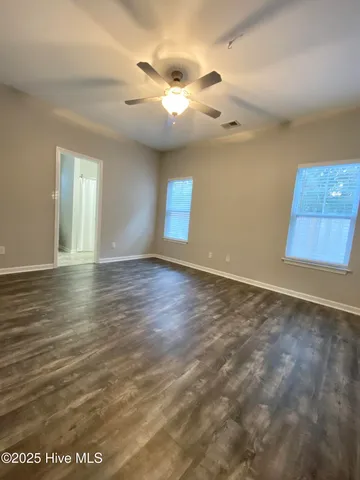 $1,950 | 842 Kiawah Lane, Wilmington, NC 28412