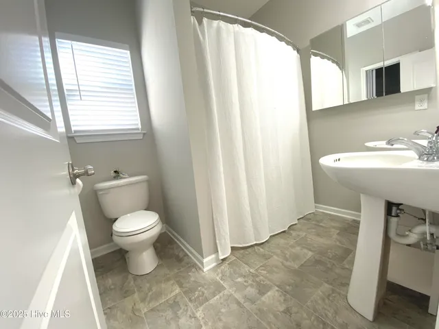 $1,950 | 842 Kiawah Lane, Wilmington, NC 28412