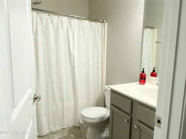 $1,950 | 842 Kiawah Lane, Wilmington, NC 28412