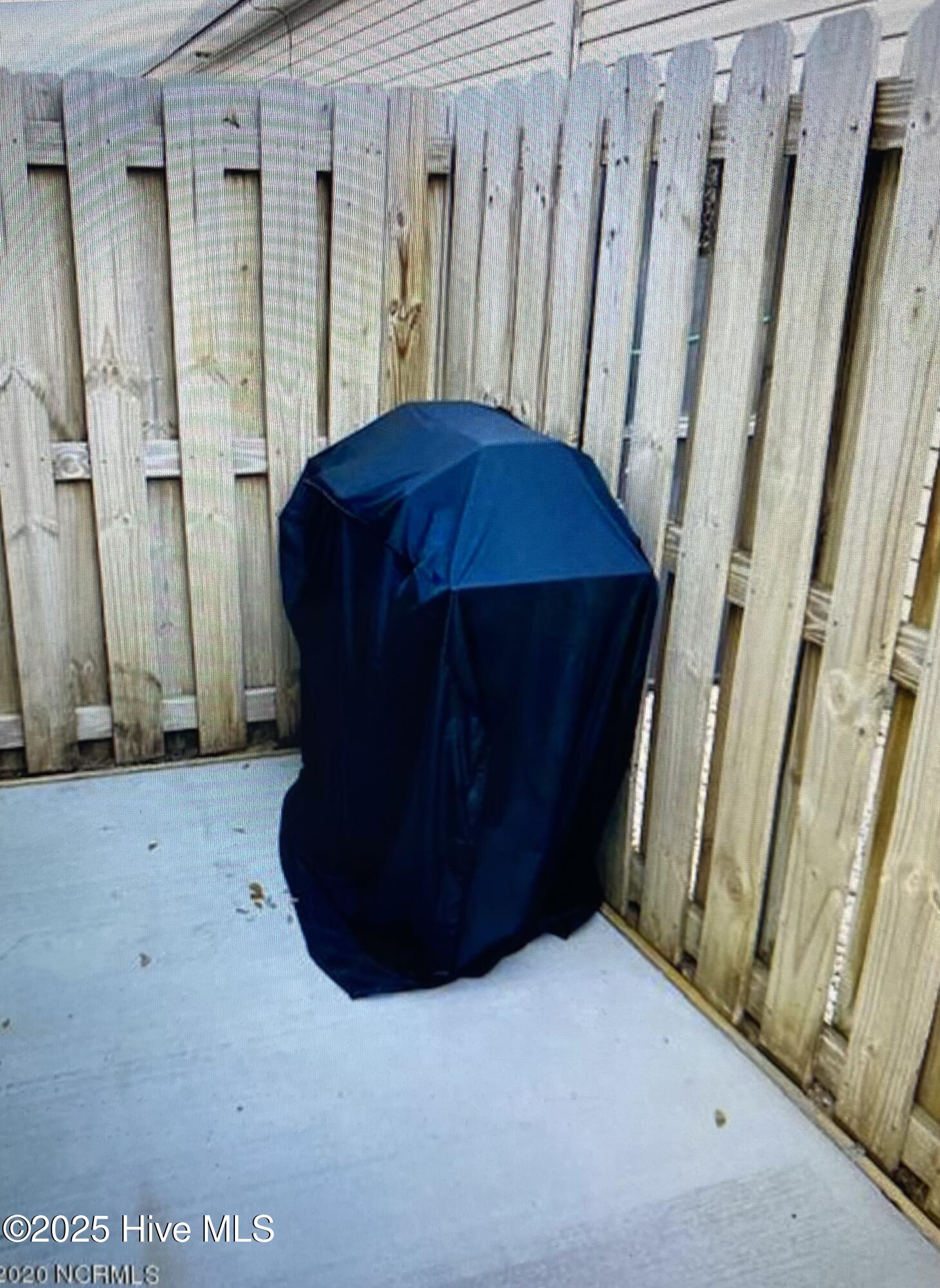 842 Kiawah Lane Wilmington, NC 28412 - Photo 38 of 51 Grill already in back for your use