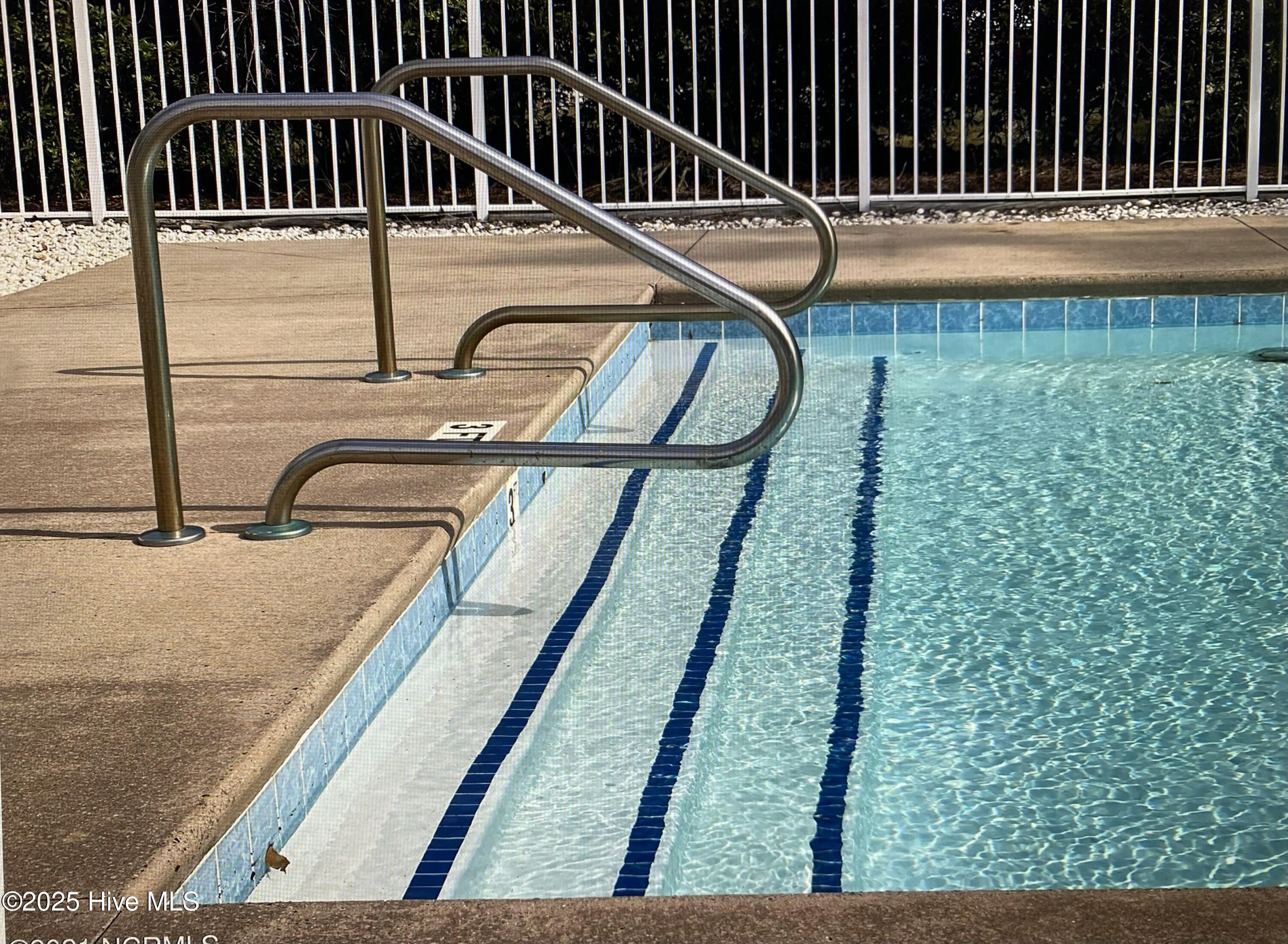 842 Kiawah Lane Wilmington, NC 28412 - Photo 41 of 51 Stairs of pool