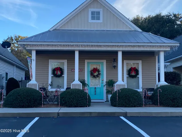 $1,950 | 842 Kiawah Lane, Wilmington, NC 28412