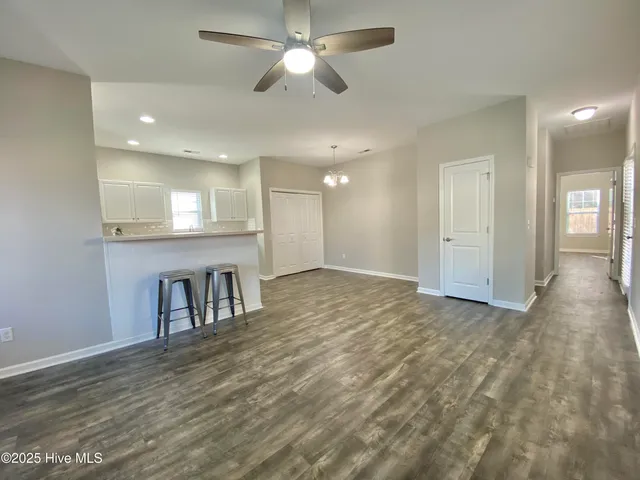 $1,950 | 842 Kiawah Lane, Wilmington, NC 28412