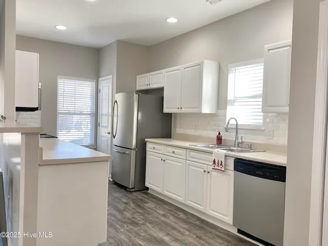 $1,950 | 842 Kiawah Lane, Wilmington, NC 28412