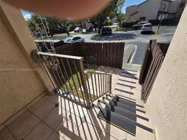 $2,250 | 655 West Park Drive, Unit 612, Miami, FL 33172