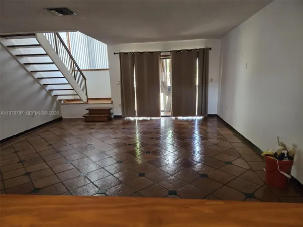 $2,250 | 655 West Park Drive, Unit 612, Miami, FL 33172