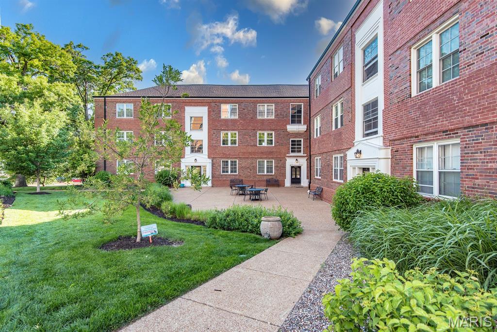 925 South Hanley Road, Unit F Clayton, MO 63105 - Photo 1 of 32