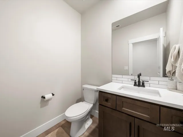 $385,000 | 207 South Pecknold Lane, Star, ID 83669