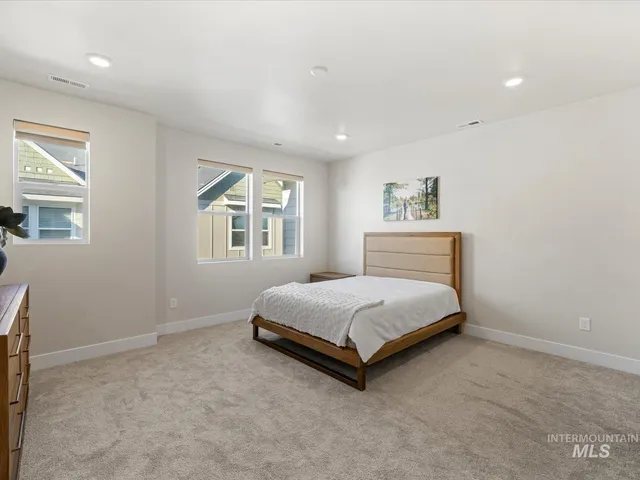 $385,000 | 207 South Pecknold Lane, Star, ID 83669