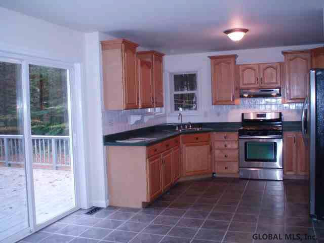 3 De Matteo Drive Corinth, NY 12822 - Photo 4 of 15 Photo 4