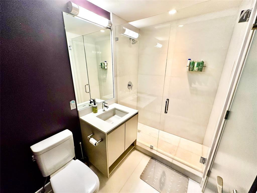 2101 South Surf Road, Unit 2C Hollywood, FL 33019 - Photo 13 of 22 Bathroom 2