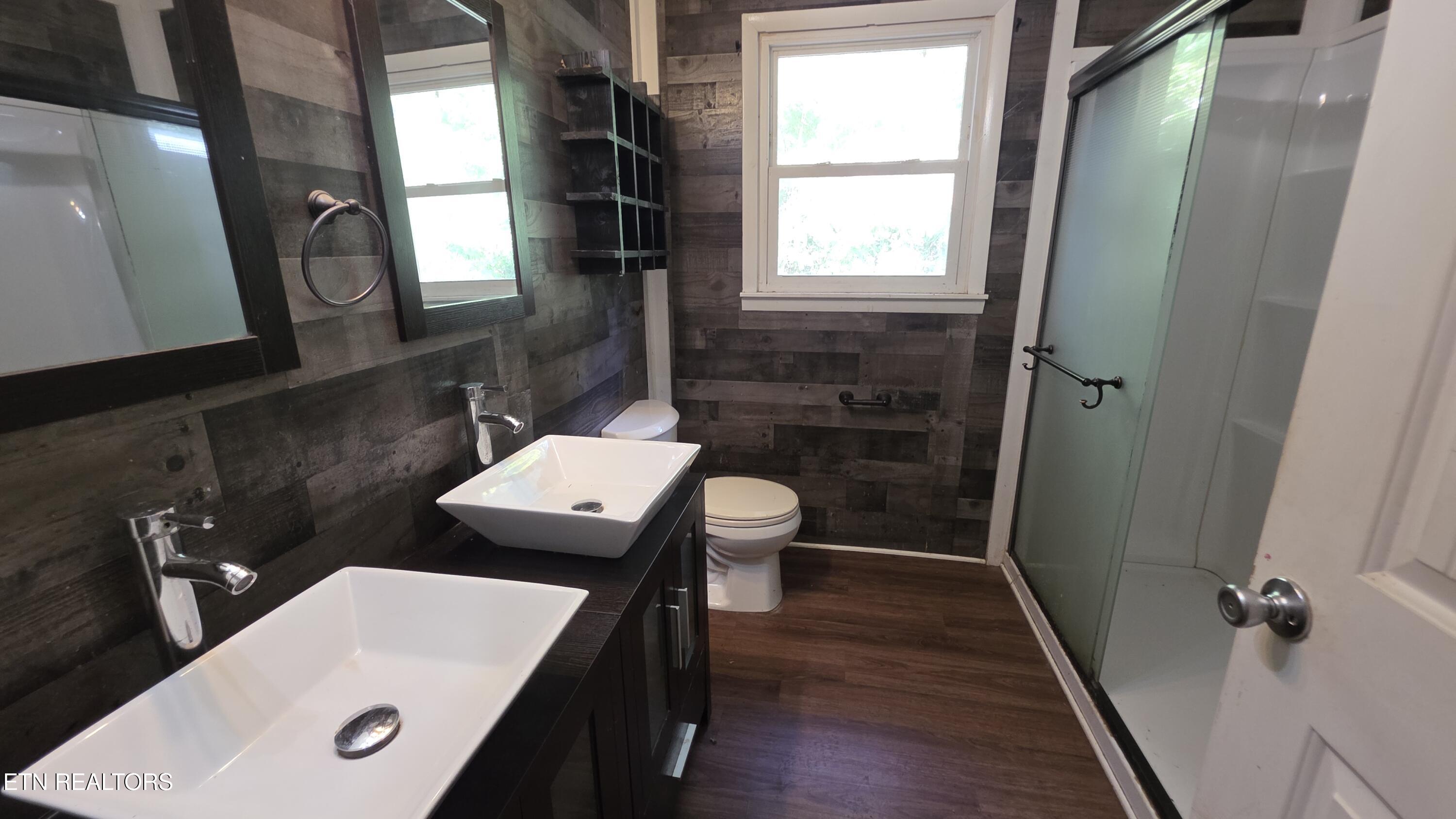 1181 Carding Machine Road Loudon, TN 37774 - Photo 4 of 13 Bath