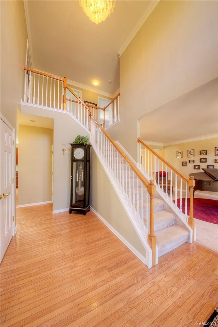190 Timber Ridge Drive Highland, MI 48357 - Photo 27 of 50 27 Stairs.jpg