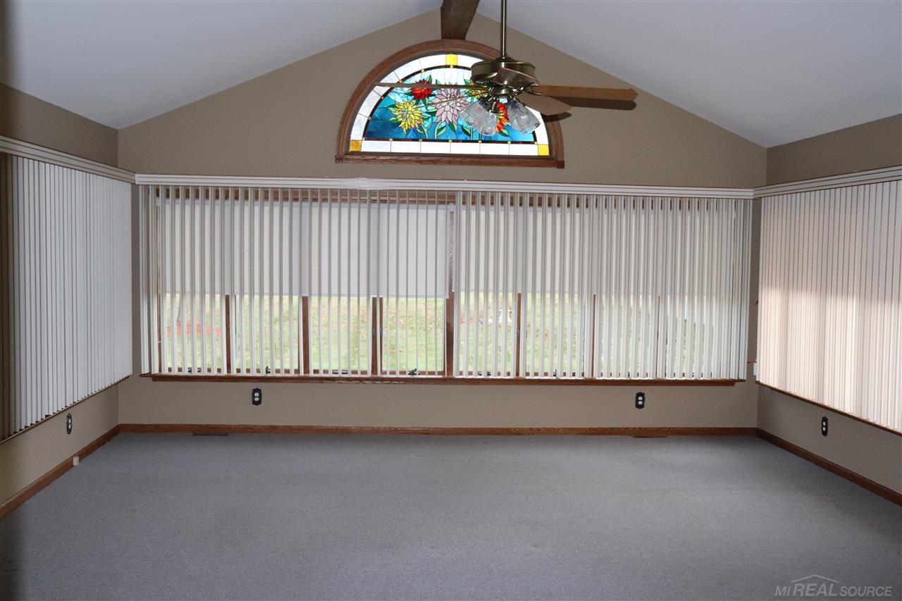 61560 Romeo Plank Road Ray, MI 48096 - Photo 30 of 46 50002451-29.JPG