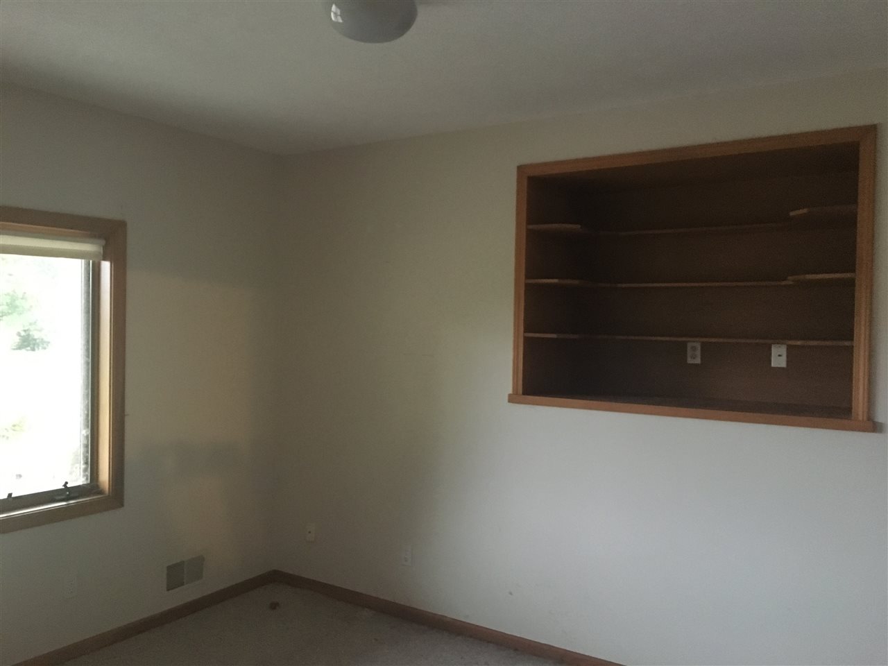 11601 Shaftsburg Road Perry, MI 48872 - Photo 10 of 18 31267434-9.JPG
