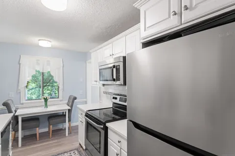 $269,000 | 352 Heritage Village, Unit B, Southbury, CT 06488