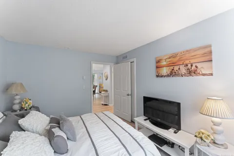 $269,000 | 352 Heritage Village, Unit B, Southbury, CT 06488