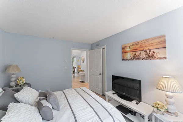 $269,000 | 352 Heritage Village, Unit B, Southbury, CT 06488