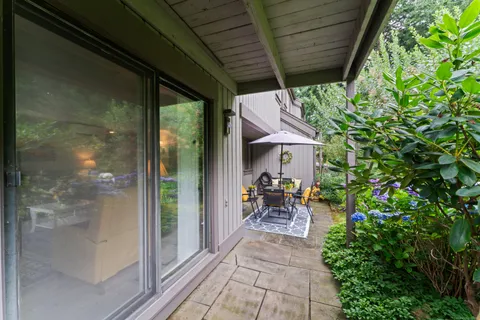 $269,000 | 352 Heritage Village, Unit B, Southbury, CT 06488