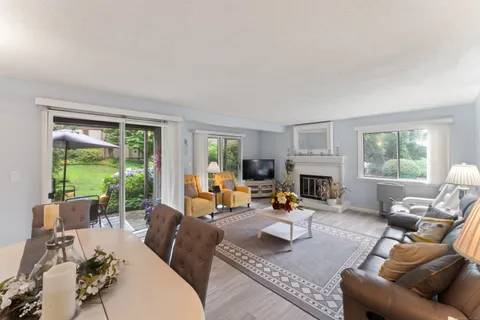 $269,000 | 352 Heritage Village, Unit B, Southbury, CT 06488