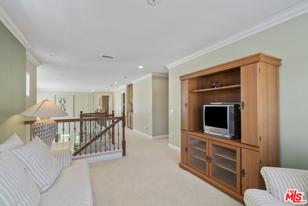 20536 Bergamo Way Porter Ranch, CA 91326 - Photo 21 of 34 Gallery Image 21