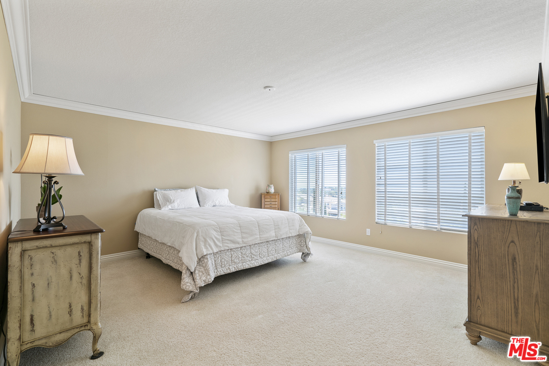 20536 Bergamo Way Porter Ranch, CA 91326 - Photo 23 of 34 Gallery Image 23