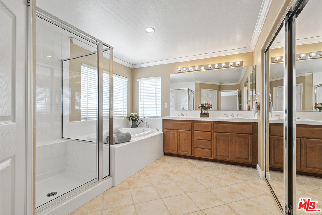 20536 Bergamo Way Porter Ranch, CA 91326 - Photo 25 of 34 Gallery Image 25